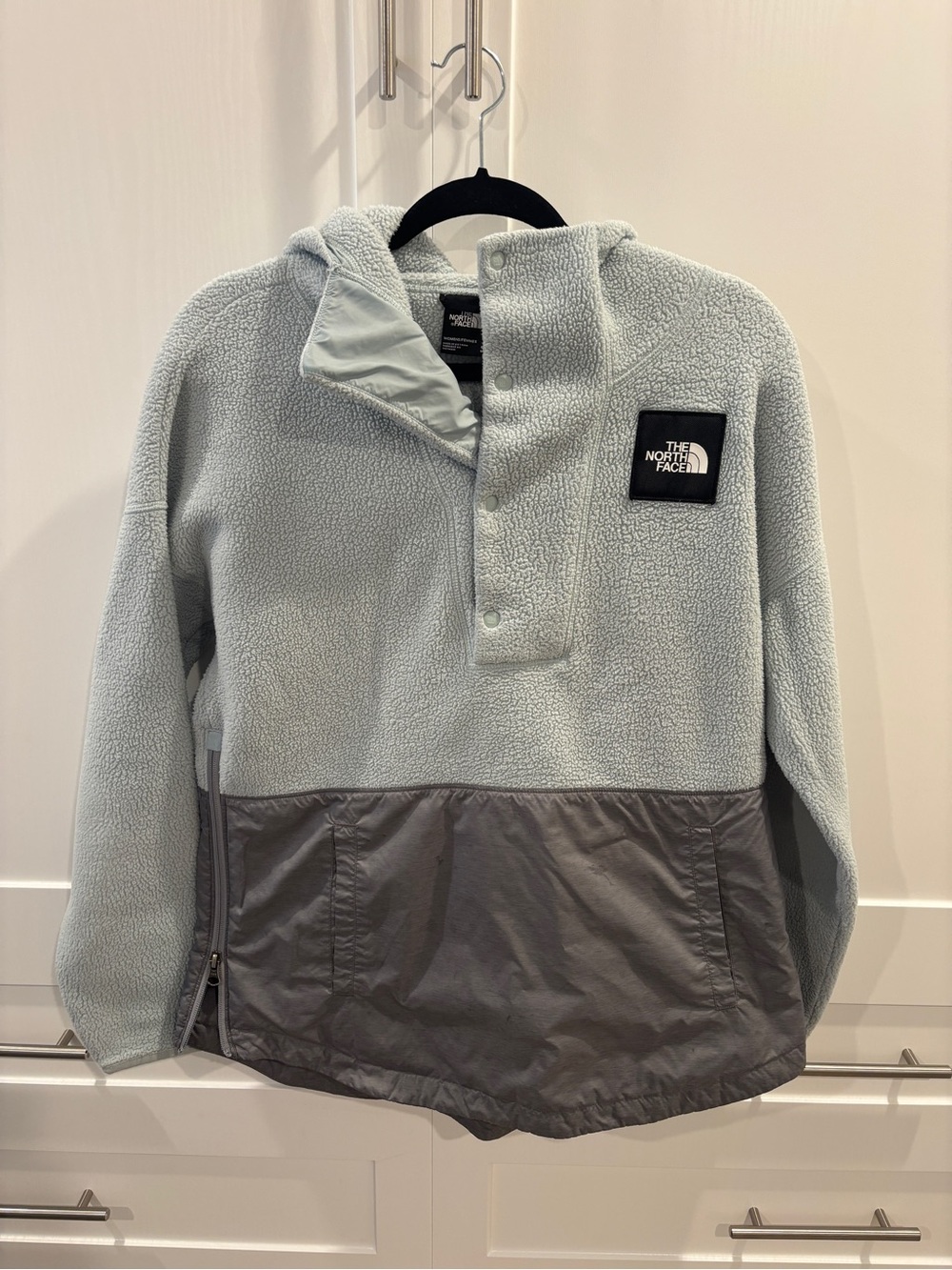 The North Face Womens Light Blue & Gray Cozy Fleece Pullover Jacket